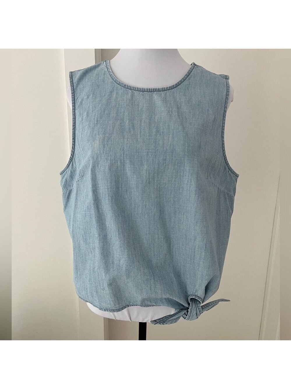 J. CREW Chambray Sleeveless Round Neck Side Waist Tie Top Summer Western Preppy